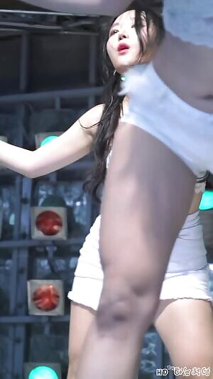 May Queen - SiEun pink panties