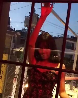 HYUNA - Wont Let You Eat, Teases You Through a Window