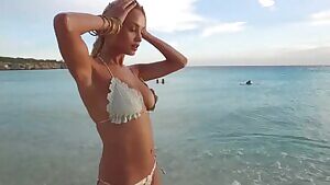 Rose Bertram - Beach walk
