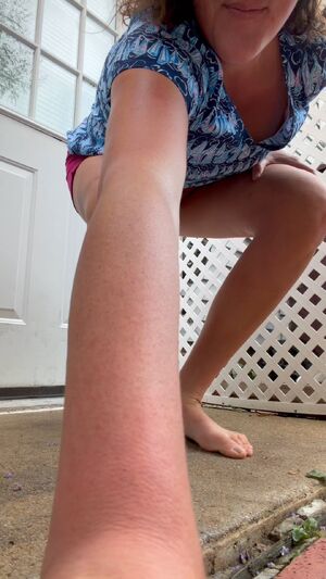 Public Urination Amateur Brunette Hairy Pussy