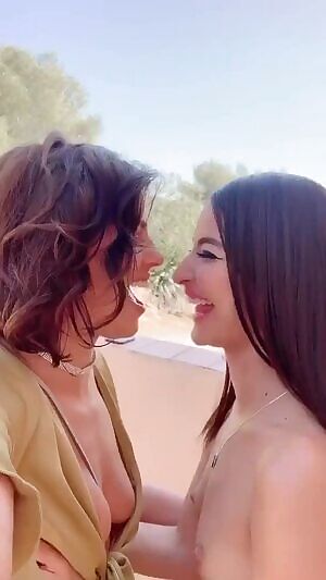 Adriana & Emily Willis