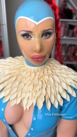 Shiny Big Tits Boobs Latex Pee