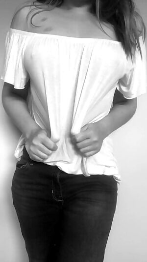 How about a black and white reveal with just a bit o bounce? 🤔