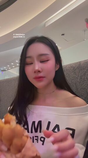 Sneaky Porn Cum Food Fetish Public