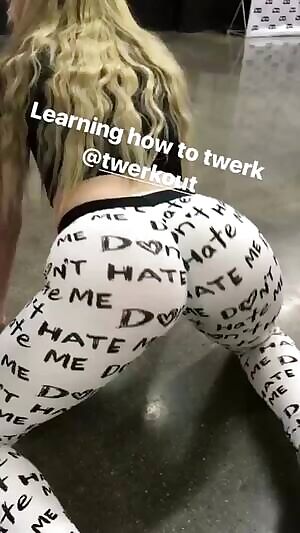 Lele Pons twerking with her phat plump cheeks!