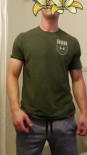 Come peel my clothes off before you bend me over and fuck me hard 😈