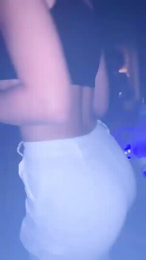 big juicy ass! damn.