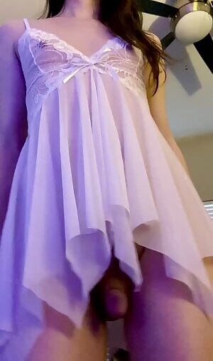 Twirling in my night gown 😊