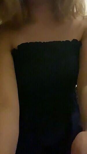 My new avourite thing about this jumpsuit is how easy it is to sneak away and flash you guys while i’m out 😎