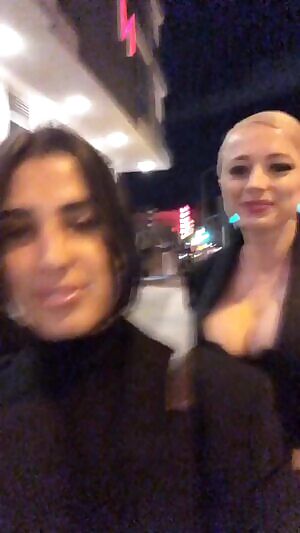 Busty: Caroline Vreeland