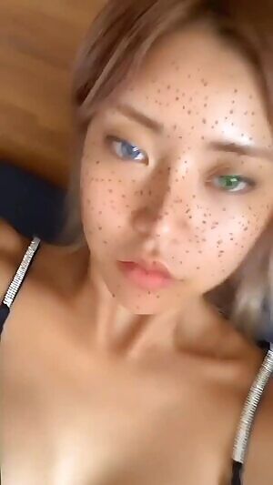 Ex-Brave Girls Hyeran + sideboob in comments