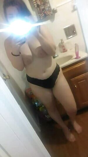 How much attention are you gonna give me? 😠😍