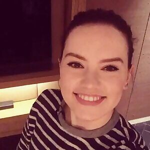 Daisy Ridley looking gorgeous