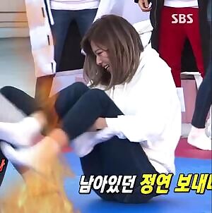 TWICE - Jeongyeon and Mina