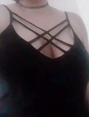 Big Titty Goth Girl 🖤