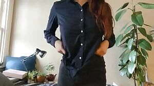 Who says you can't have fun while getting ready for work? 💼 Here's a little business-casual titty drop for you ;)