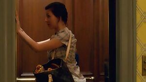 Scarlett Johansson gets her plot flashed in The Nanny Diaries