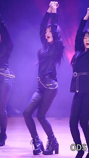 Red Velvet - Seulgi and Irene