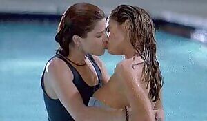 Neve Campbell, Denise Richards, Swimming Pool & Titties. Wild Things, 1998