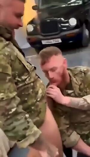 Gay Blowjobs Army Blowbang Blowjob Hung