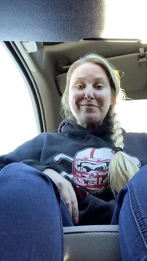 While I’m waiting for the hubs to get a tag on the new truck I’ll just “hang” out with you guys 😉