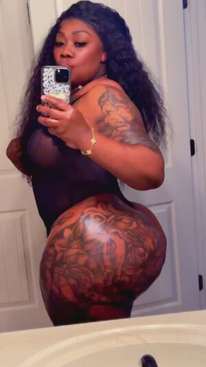 Fake Ass BBW Bubble Butt Curvy