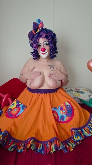 Looner Balloons Boobs Clown Girl