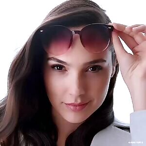 Gal Gadot makes me so fucking hard