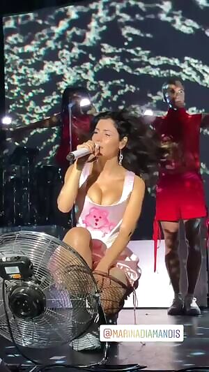 Marina Diamandis got some boobs 🤤