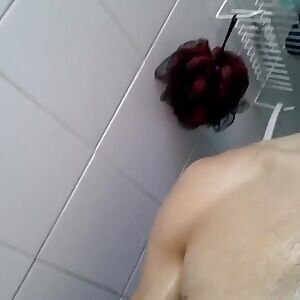 A little tuft of chesthair