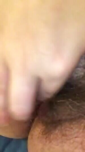 The more hate I get from anonymous trolls with nothing better to do on a Friday night, the more I’m going to show off my fat, hairy pussy. See how that works? 👋🏻😘🖕🏻