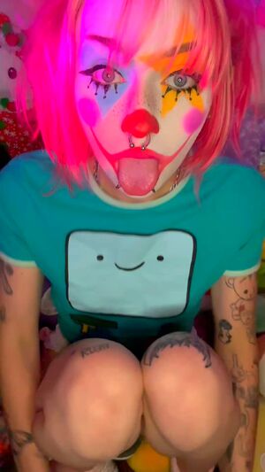 Clown Girls Blowjob