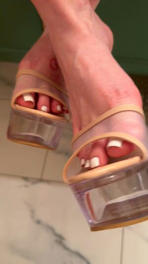 Wifesharing Amateur Big Tits Feet Foot Fetish