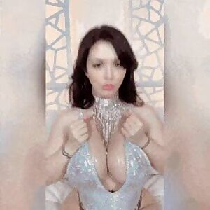 Larkin Love reveal and jiggle