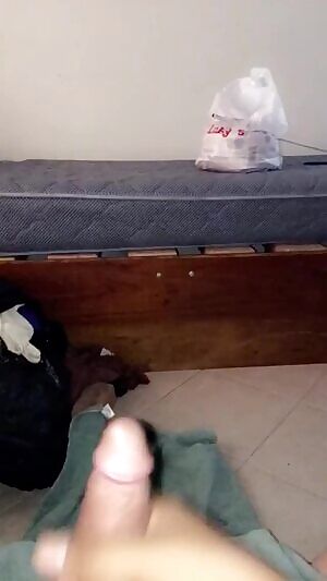 Fuck I’m cumming. DMs welcome, let’s trade vids?