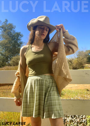Real Outdoor Enjoyers Amateur Braless Brunette