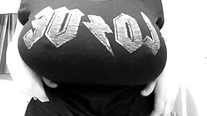 Think my husband will mind if I drop by? 😘