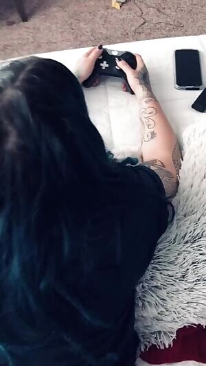 I like to see how many kills she can while multitasking