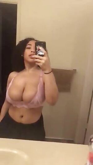 Slomo titties