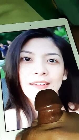 Don't usually do asians but had to give her a load. Kik darkshaft77