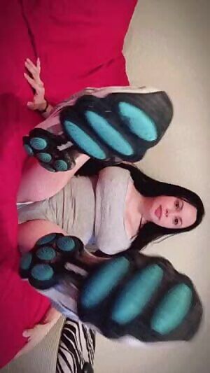 Suuuuper worn sneakers still available <3