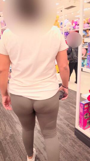 Tight leggings Ass Hotwife Latina MILF