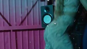 Enjoy this twerk gif