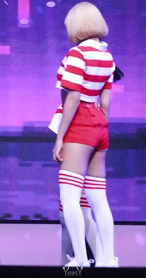 AOA - Yuna bending over