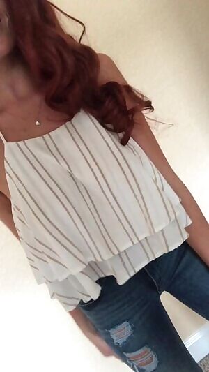 First post was removed for not revealing enough, but you guys wanted to see more anyways 😉 Here’s to a second try at my first post 😘