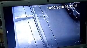 Robber gets shot by his would be victim