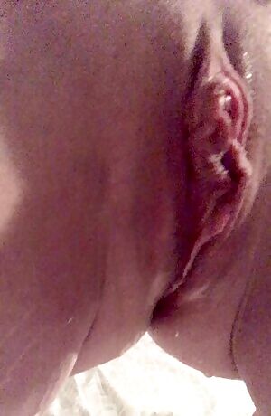 After my dildo play last night 💦💧💦💧wish someone could have cleaned me up 👅