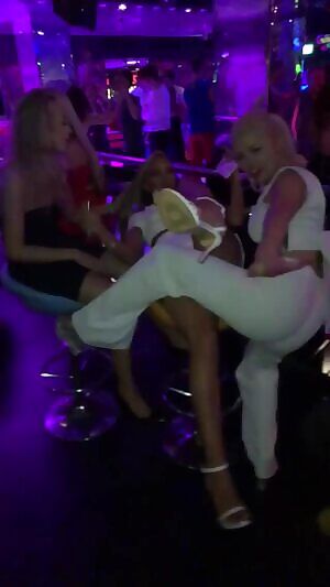 Daisey O'Donnell upkirt yesterday in club!