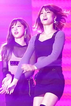 Twice - Momo