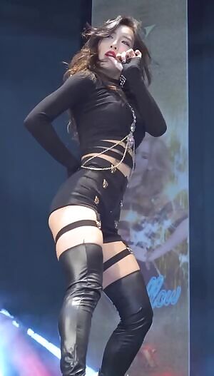 XOX - She has One of the Hottest Bodies in Kpop